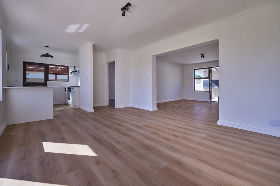 3 Bedroom Property for Sale in Milkwood Park Western Cape